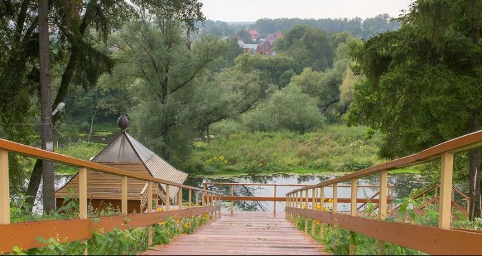 Садки спуск к реке и купальне