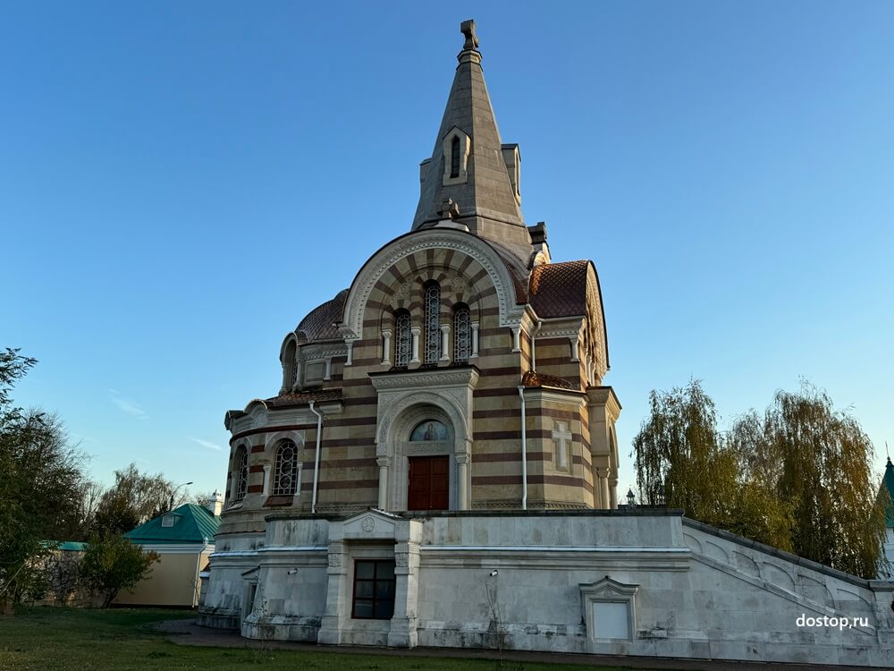 Церковь Всех Святых в Серпухове рядом с Высоцким монастырем