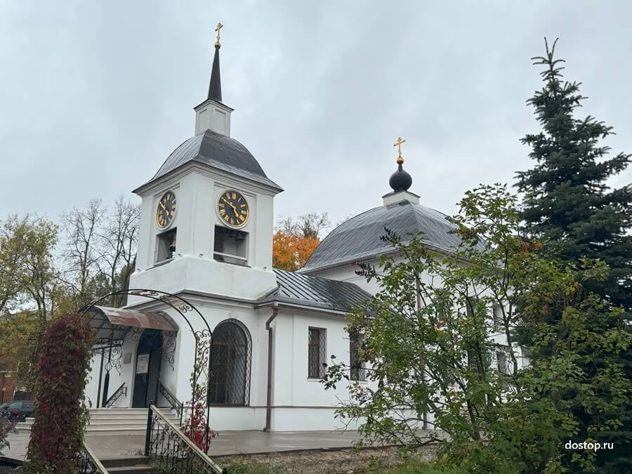 Успенская церковь в поселке Щапово
