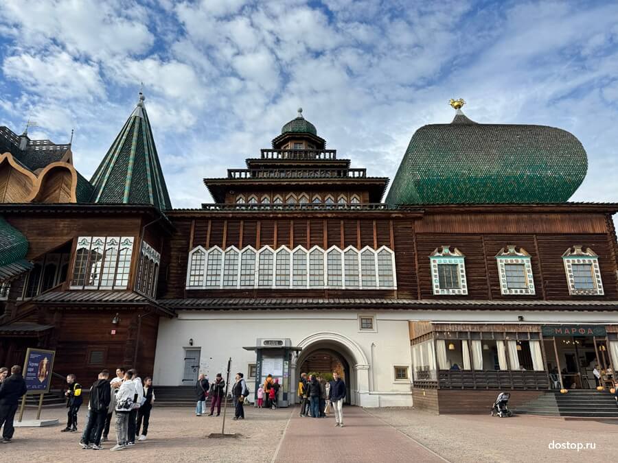 Вход во дворец царя Алексея Михайловича в музее-заповеднике Коломенское