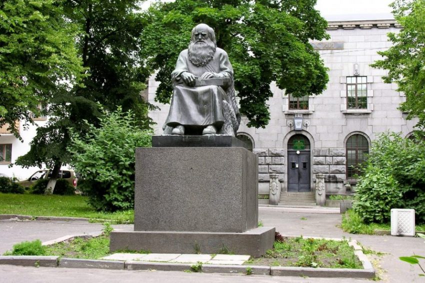 Памятник рунопевцу Сортавала