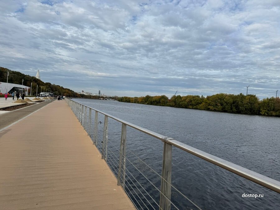 Царская набережная в Коломенском — новая пешеходная зона вдоль Москвы-реки