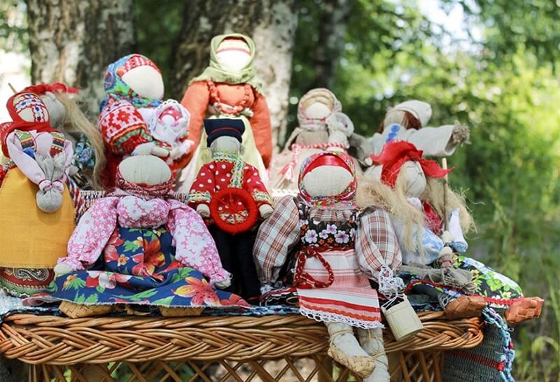 Карельские куклы-обереги для дома и семьи Карельские куклы-обереги для здоровья и благополучия