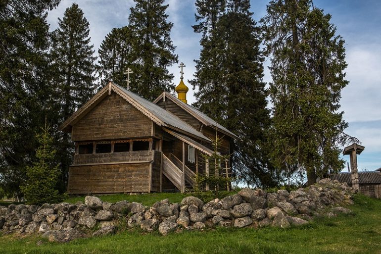 Деревня Кинерма и часовня Смоленской Богоматери в Карелии