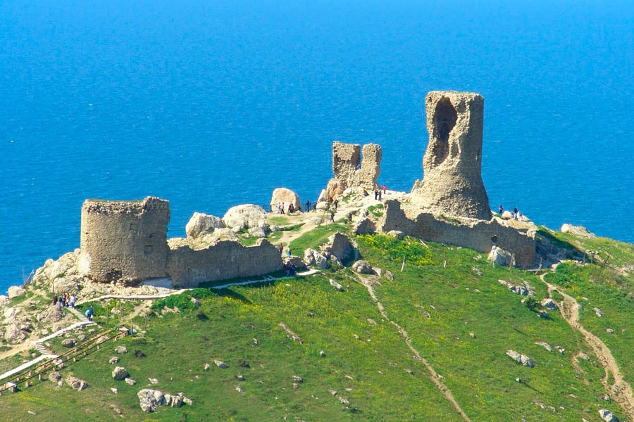 Крепость Чембало