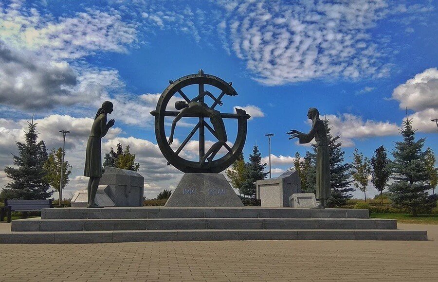 Памятник "Памяти забытой войны, изменившей ход истории"