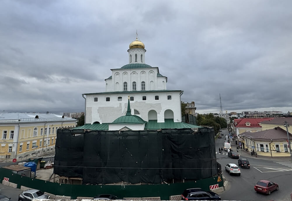 Золотые ворота во Владимире, вид со стороны Козлова вала