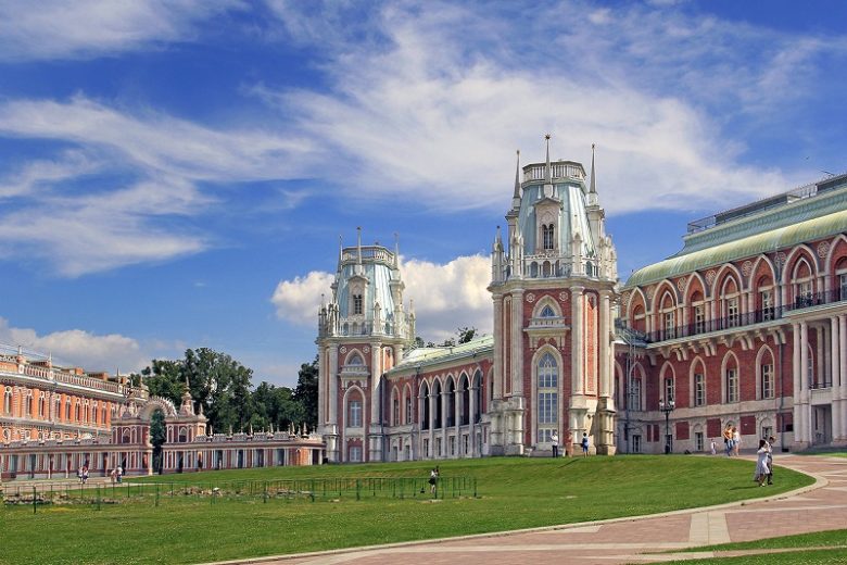 Парк Царицыно в Москве: дворцы, пруды, мосты и фонтан
