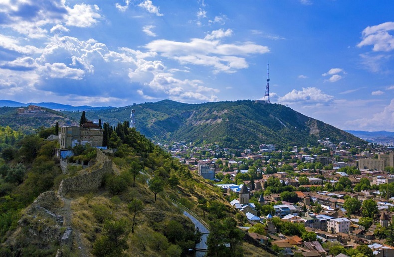 Гора Мтацминда Тбилиси