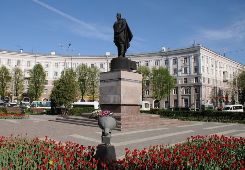 Памятник Черняховскому