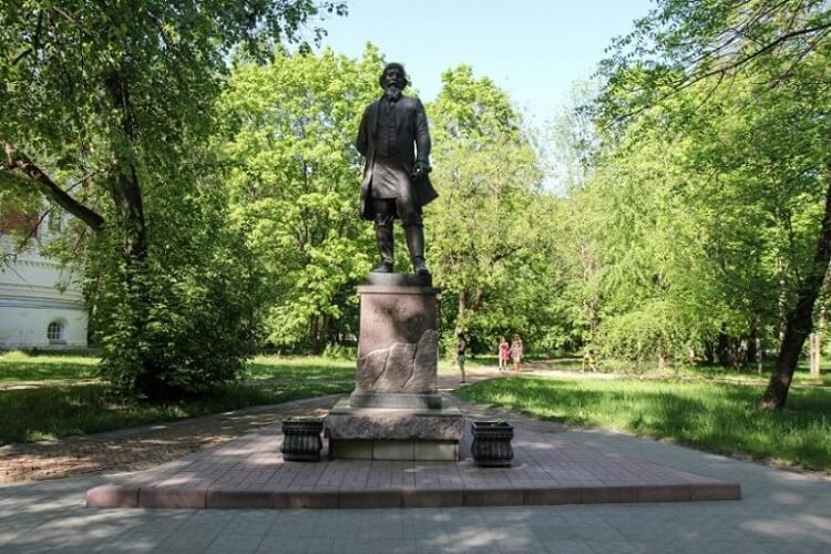 Памятник Акиму Мальцеву