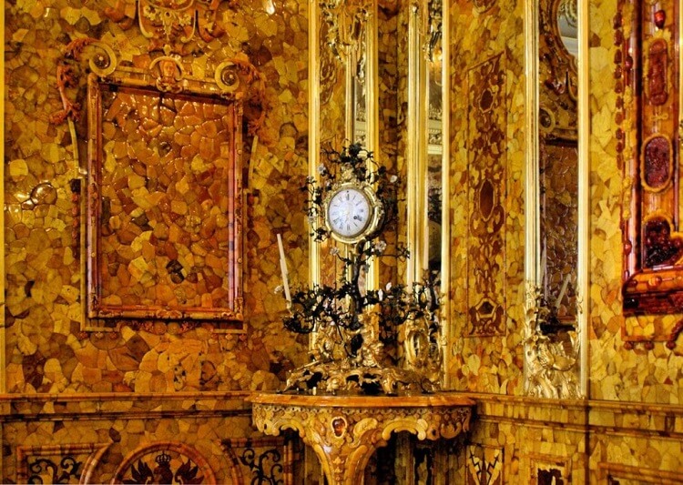 Часы в Янтарной комнате