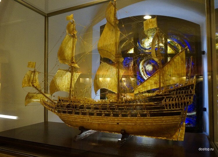 Модель шведского военного корабля Васа, музей янтаря
