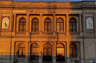 Кенигсбергская биржа в Калининграде вечерний фасад