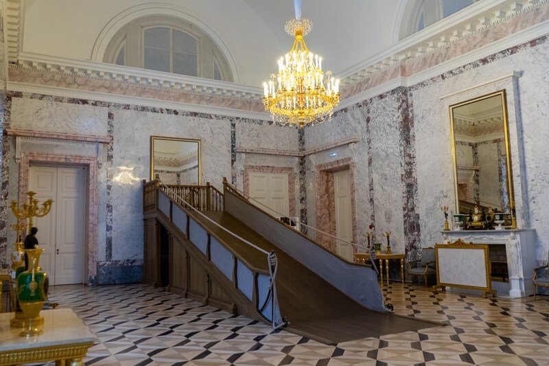 Зал с горкой в Александровском дворце