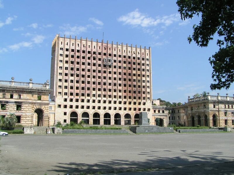 Здание парламента Сухум