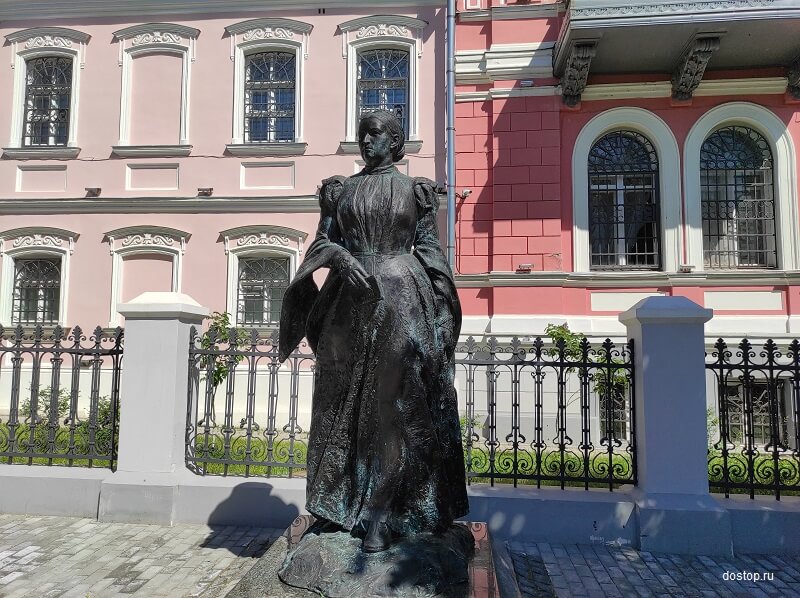 Памятник Мараевой Серпухов