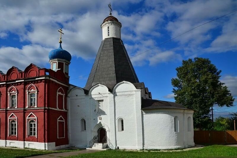 Успенская церковь Брусенский монастырь