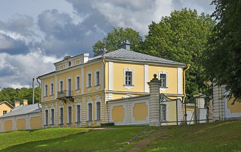 Нижние дома Ломоносов