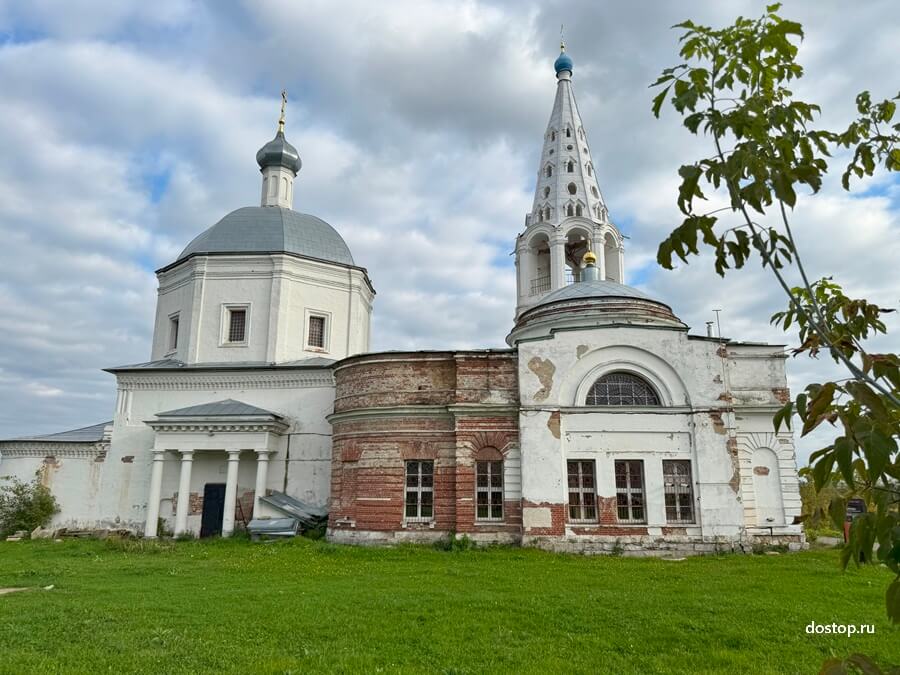 Северный фасад Троицкого собора в Серпухове