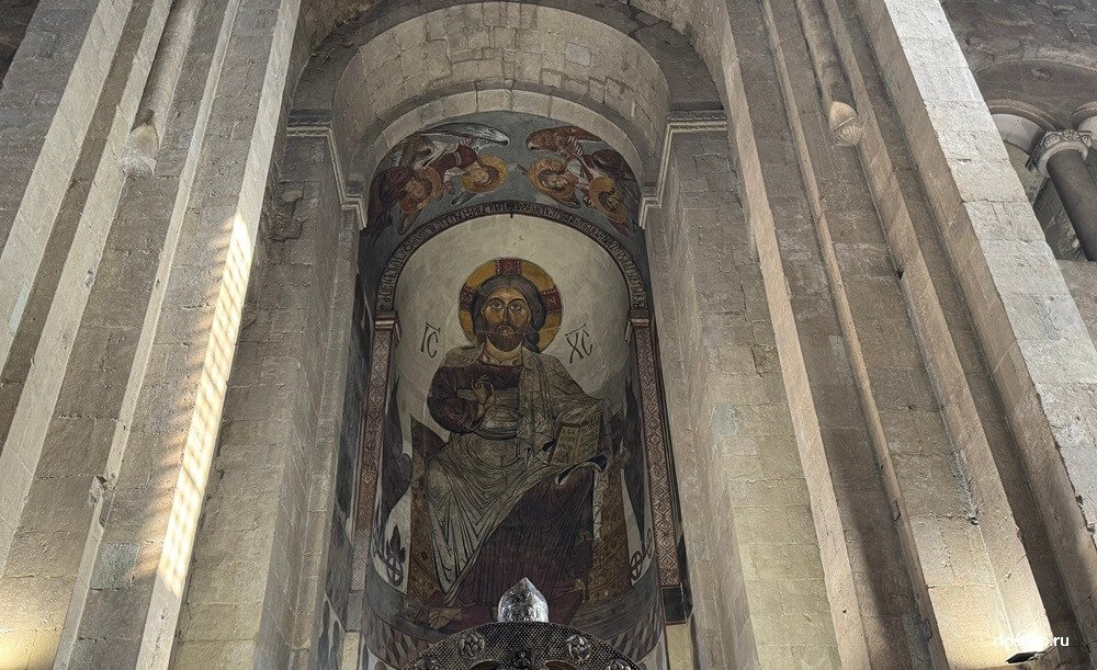 Фреска с изображением Христа Спасителя