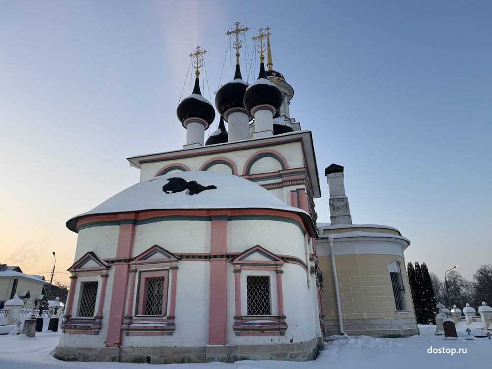Апсида (восточная алтарная часть) Зачатьевской церкви в Чехове