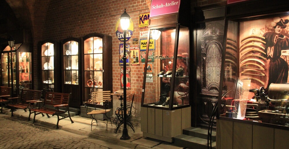 Экспозиция музея «Фридландские ворота» с реконструкцией улицы старого Кенигсберга