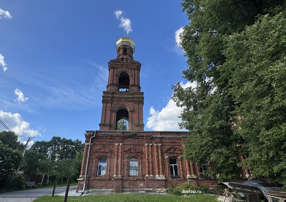 Колокольня храма Всех Святых в селе Ивановское городского округа Чехов